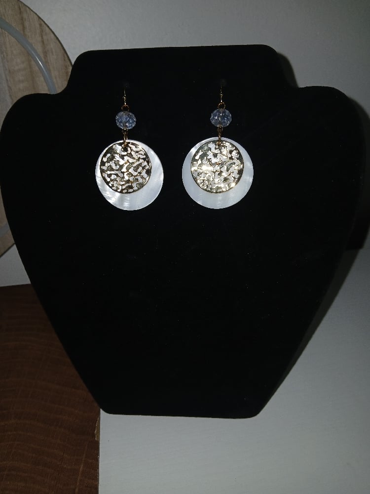 18k Gold Plated Round Shell Beaded Earrings