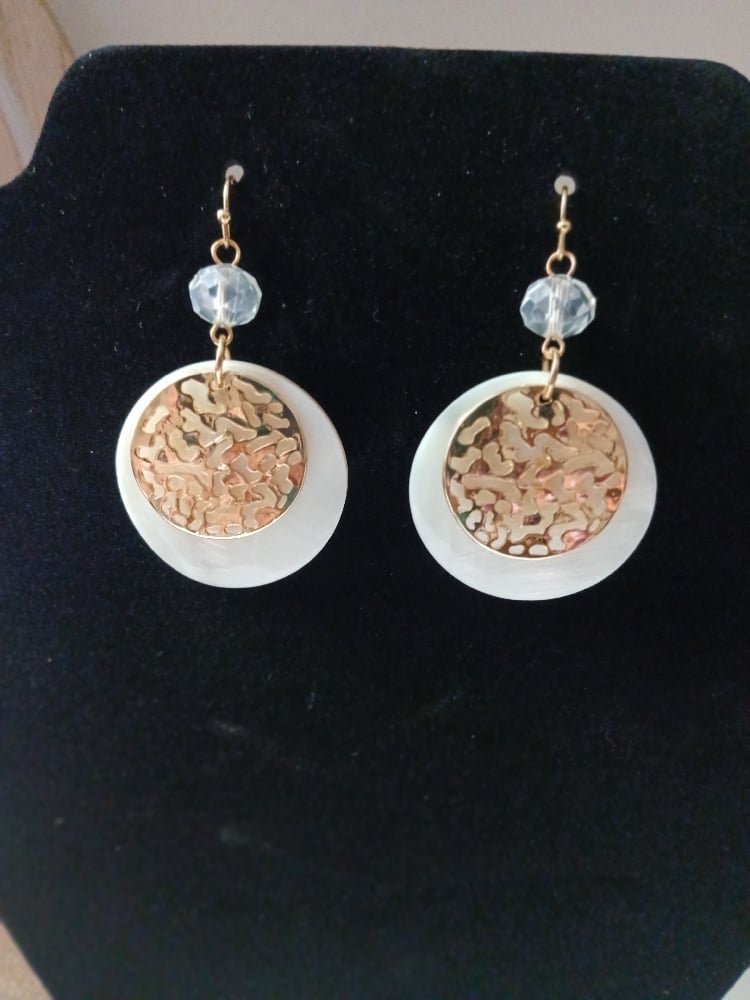 18k Gold Plated Round Shell Beaded Earrings